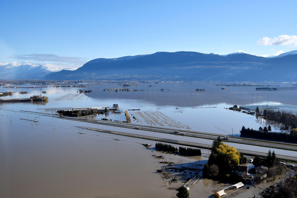 加拿大反式公路暴雨后仍部分由洪水淹没抨击西方英属哥伦比亚省加拿大省在2021年11月