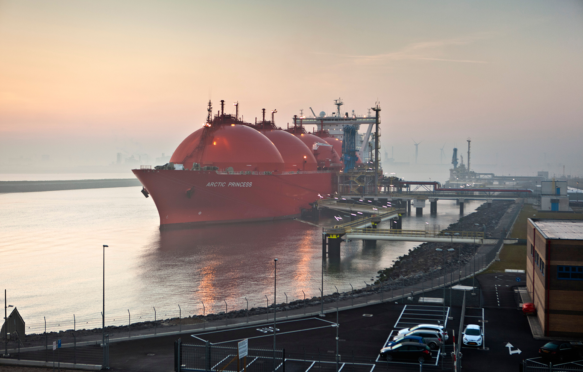 挪威自然液化气鹿特丹油轮运输