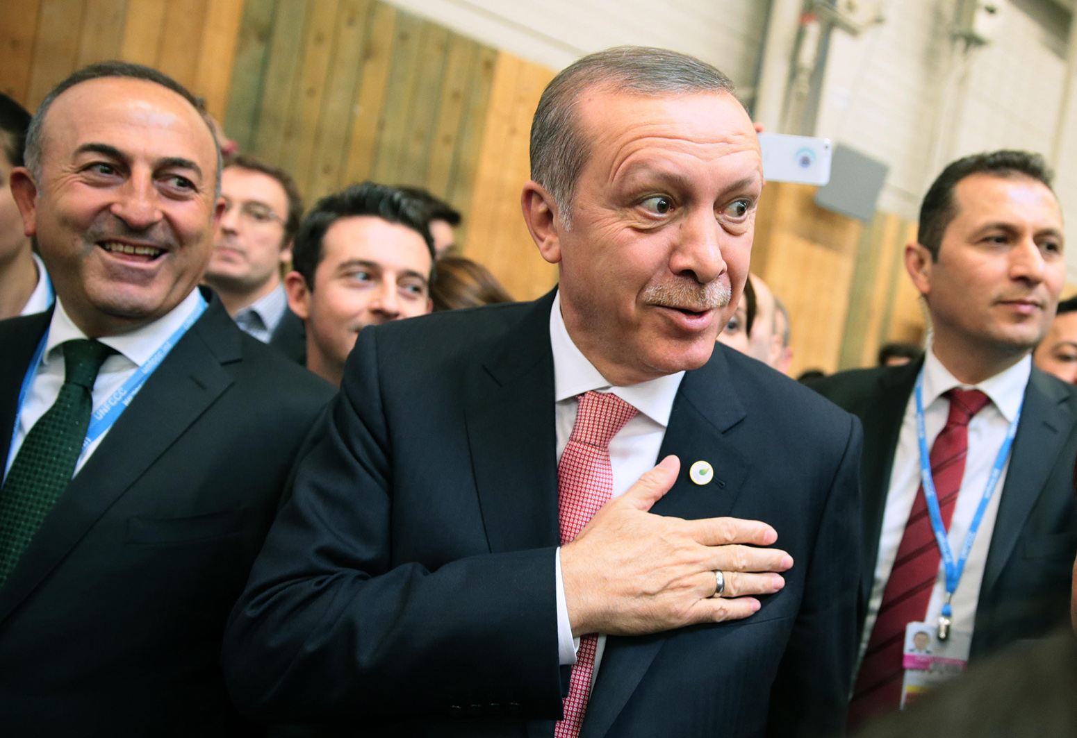 F7F884法国布尔热，2015年11月30日。土耳其总统雷杰普·塔伊普·埃尔多安(中)出席在巴黎附近布尔热举行的2015年联合国气候变化会议(COP21)。资料来源:米哈伊尔·梅泽尔/塔斯社/阿拉米直播新闻