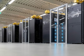 位于德国气候计算中心的计算机柜组成了超级计算机“西北风”。图片来源:菲利克斯König/dpa/阿拉米现场新闻