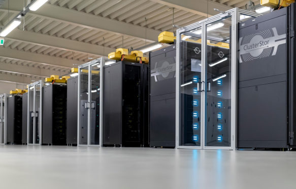 电脑柜位于德国气候计算中心，形成超级计算机“istral”。信用：FelixKönig/ DPA / Alamy Live News