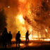 2017年，消防员在卡拉莫斯与大火搏斗。