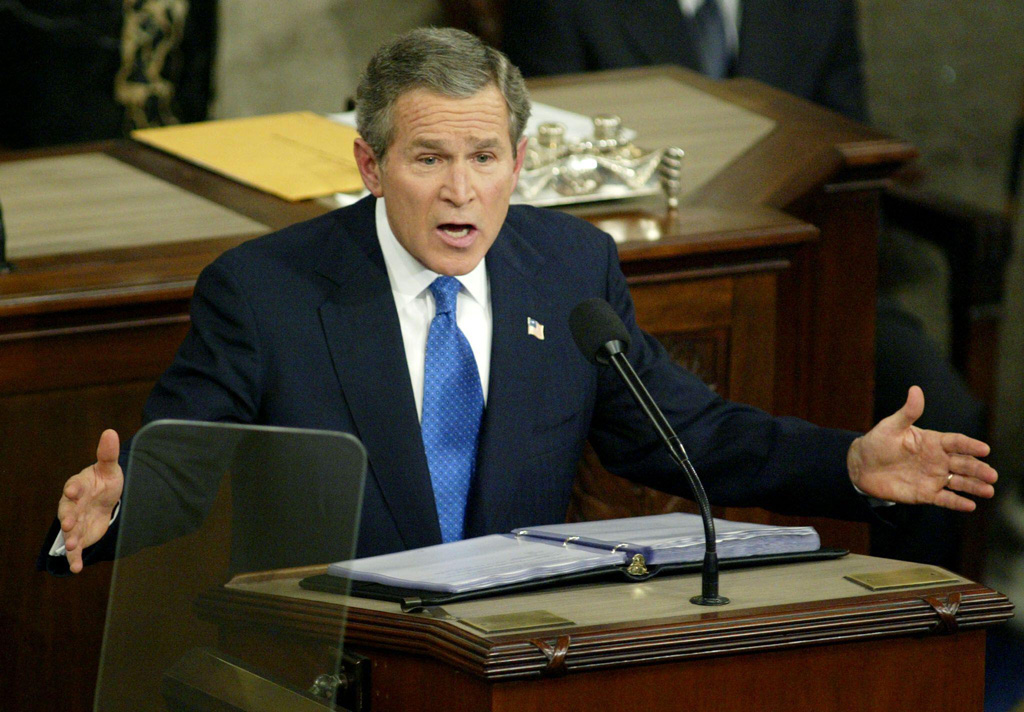 美国总统乔治•布什(George w . Bush)将2003年的国情咨文