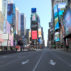 在冠状病毒大流行期间，纽约市处于封锁状态，时代广场空无一人