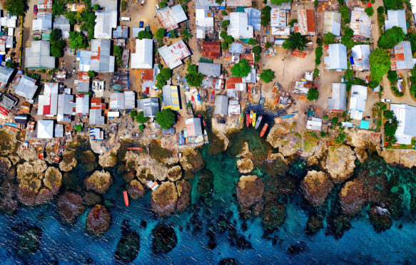 鸟瞰图的渔村霍尼亚拉，所罗门群岛