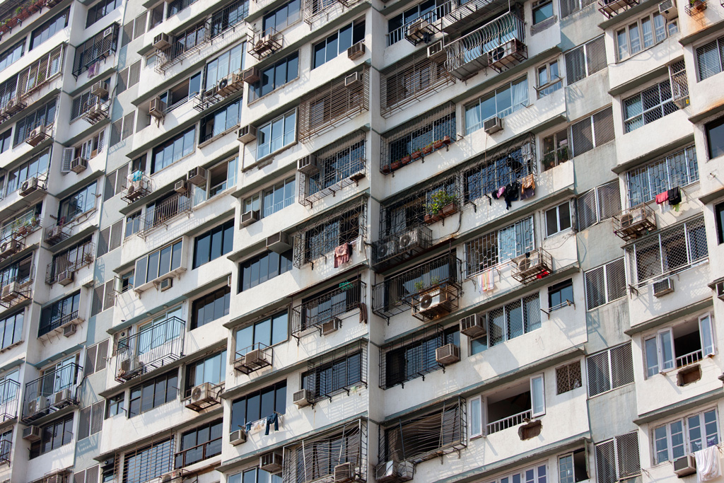 Tenement-block-in-Mumbai-with-air-conditioning-units