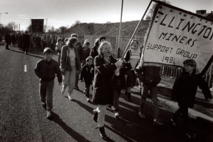 3月5日在矿工罢工结束时在英格兰埃灵顿煤矿的罢工结束时，返回工作