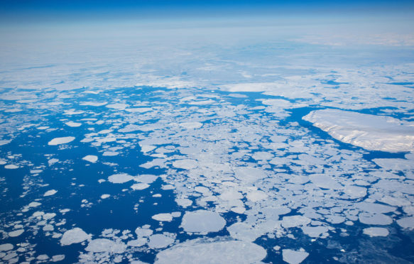 冰块在北大西洋中分解。图像ID：WGNFDM。图片来源：John G. Wilbanks / Alamy Stock Photo