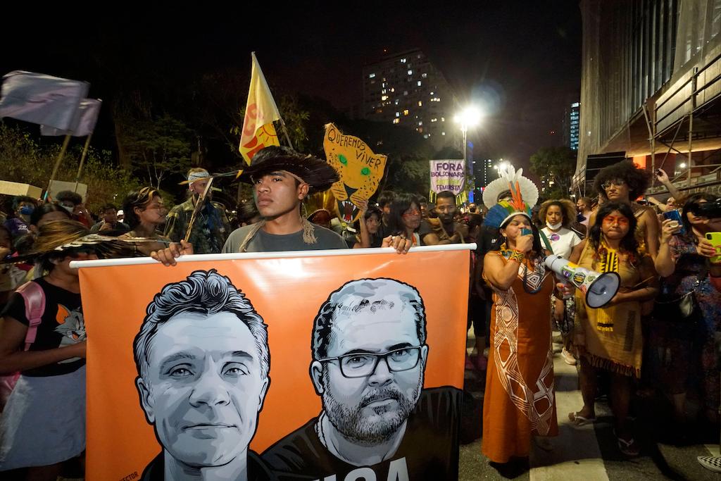土著群体抗议在圣保罗,巴西的土地权利和谴责杀害Dom菲利普斯和布鲁诺佩雷拉。
